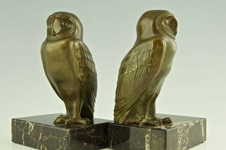 Paire de serre-livres Art Déco en bronze à hiboux par G. Lavroff:: fonderie Guillemard. 2