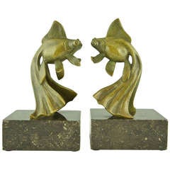 Ein Paar Art-Déco-Fisch-Buchstützen aus Bronze von Georges Garreau.