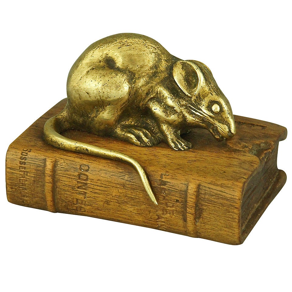 Antique Bronze of a Mouse on a Book by L. Carvin, Susse Freres, circa 1900