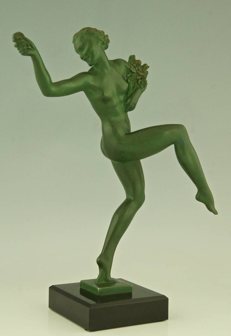 Art Deco sculpture Dancing Nude with Flowers by Fayral, Pierre Le Faguays, 1930 In Good Condition In Antwerp, BE