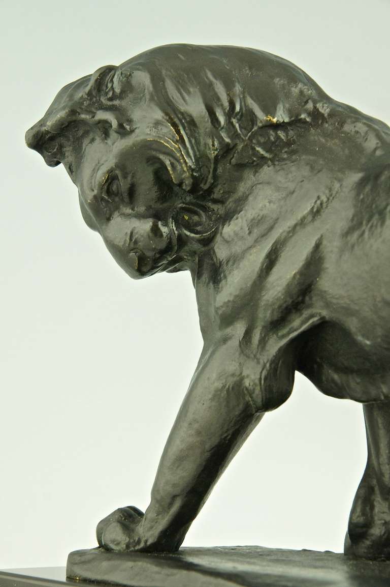Lion Art Déco en bronze d'Irenée Rochard sur socle en marbre 3