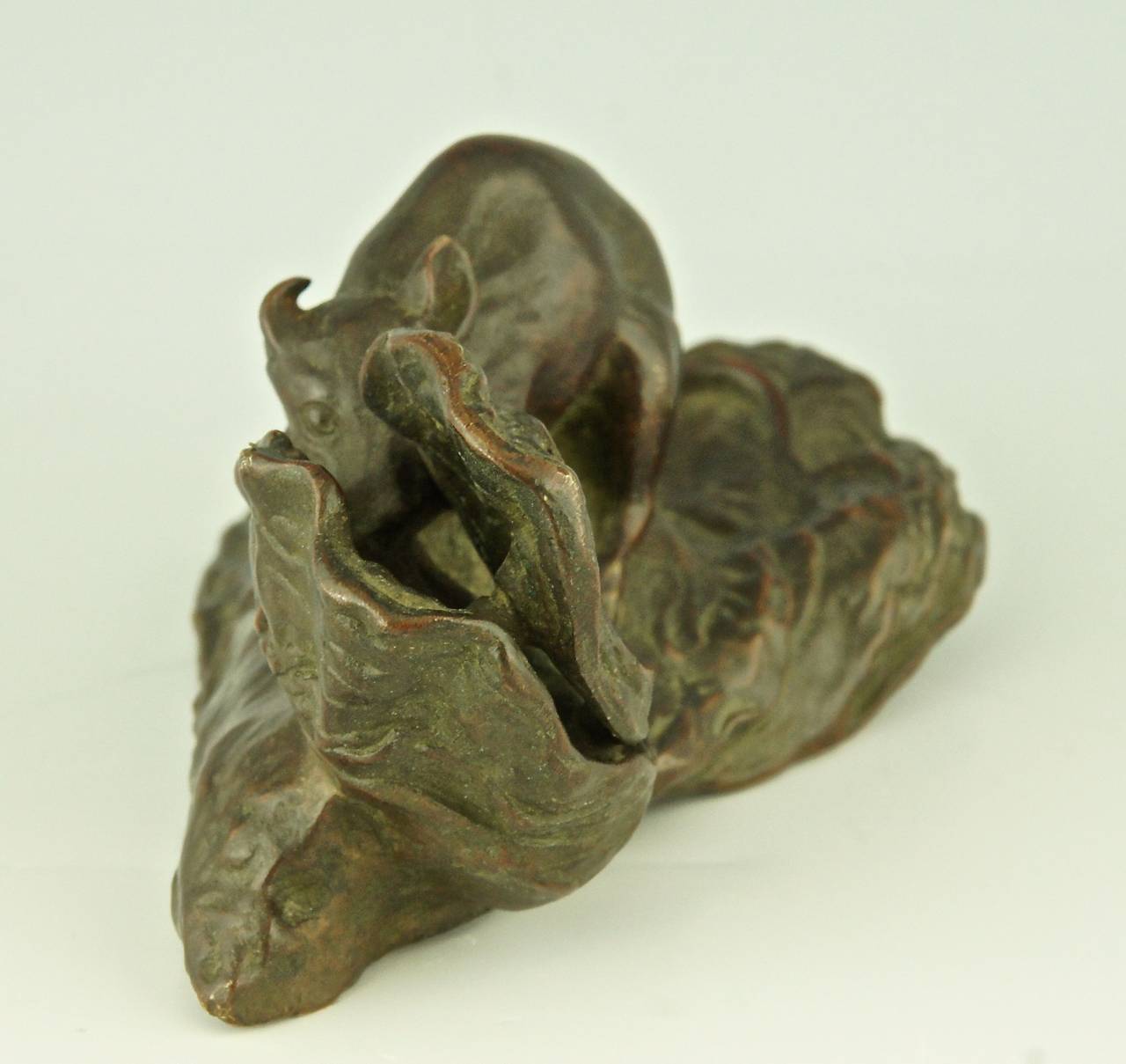 French Antique Bronze Sculpture of a Mouse with Oyster by A. Foretay, France, 1890