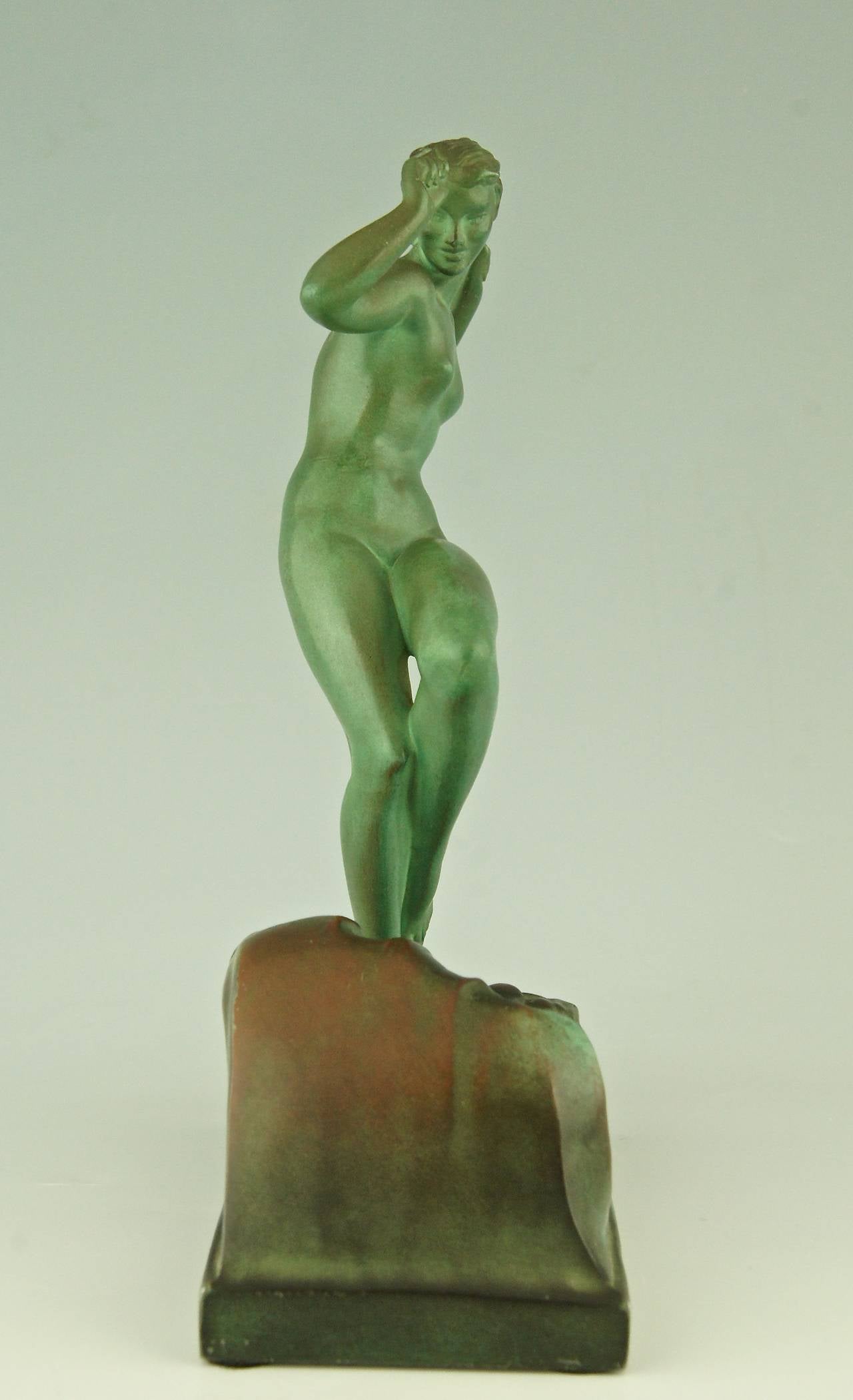 Art Deco Sculpture of a Nude in the Waves by Guerbe, France, 1930 In Good Condition In Antwerp, BE