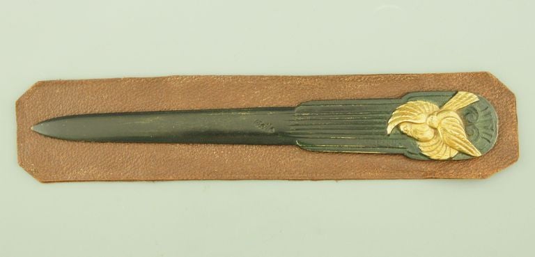 Tagliacarte in bronzo Art Deco di Vitello.