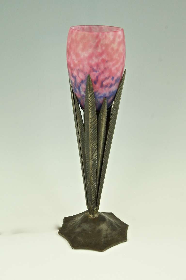 Art Deco table lamp by Daum Nancy with pate de verre glass, France In Good Condition In Antwerp, BE
