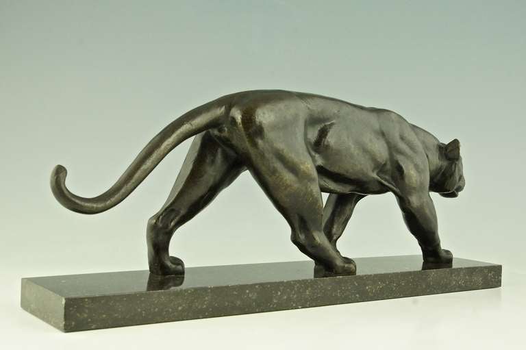 French Art Deco Bronze sculpture of Walking Panther by Alexandre Ouline 1930 In Excellent Condition In Antwerp, BE