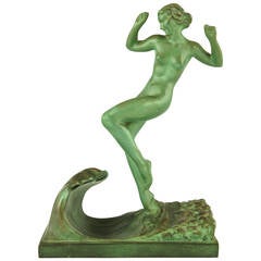 Sculpture Art déco d'un nu dans les vagues par Guerbe:: France:: 1930