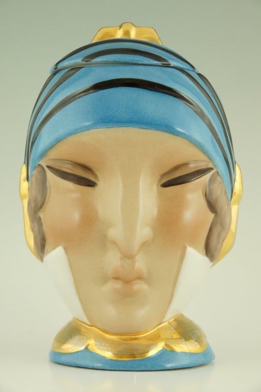 French Art Deco bonbonniere by Robj France, 1930.