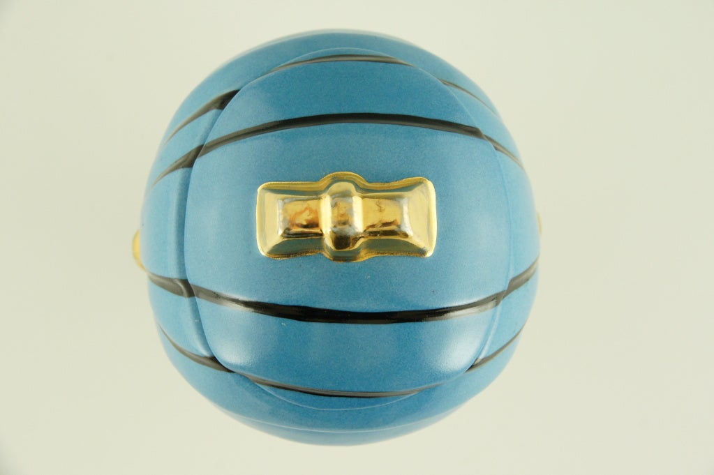 Mid-20th Century Art Deco bonbonniere by Robj France, 1930.