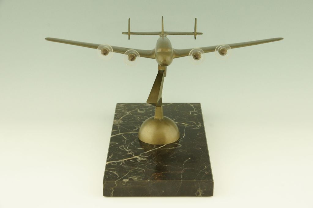 Original Large Desk Model of the Constellation Airplane In Good Condition In Antwerp, BE