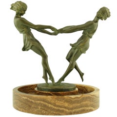 Sculpture en bronze Art Déco deux filles dansant par Andre Gilbert 1930