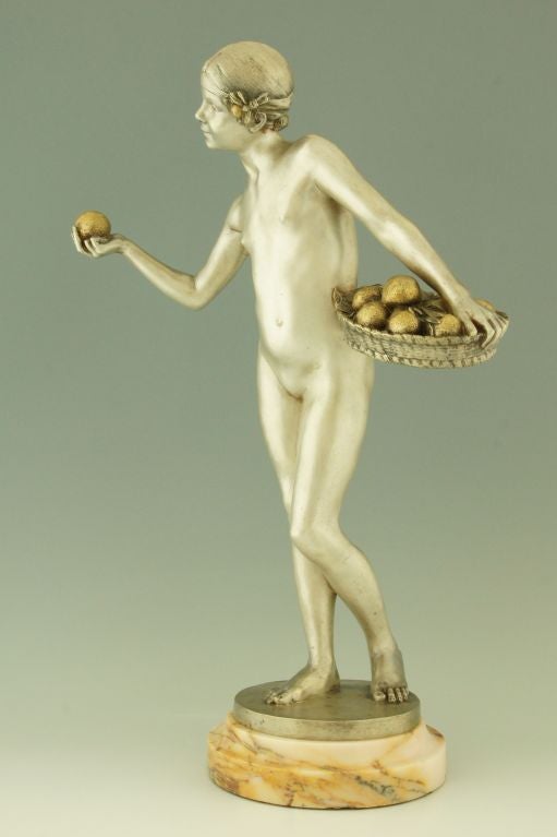 Golden Apples, bronze Art Déco représentant un nu par Jean Verschneider