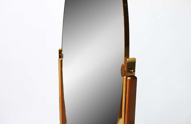 Brass and Fruitwood Floor Mirror by Josef Frank In Good Condition In Brussels, BE