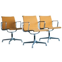 Charles Eames aluminum group chairs for Herman Miller, set of three