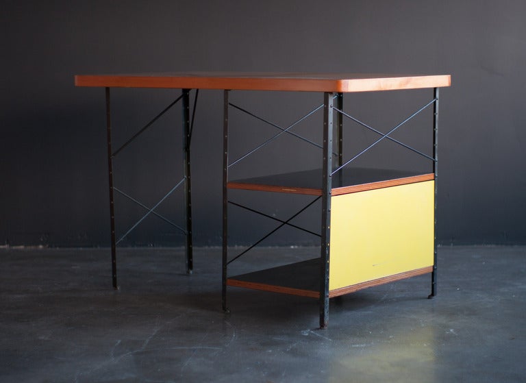 Mid-Century Modern Eames ESU D-10-C desk