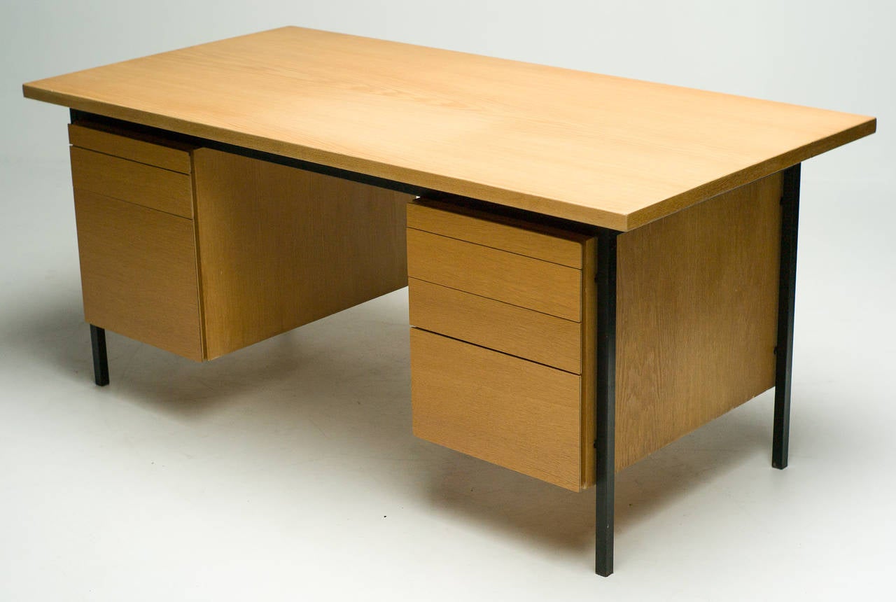 Great seven-drawer desk by Florence Knoll in excellent unrestored original condition.
Competitive worldwide shipping available. Please ask for our in house crating and shipping services.