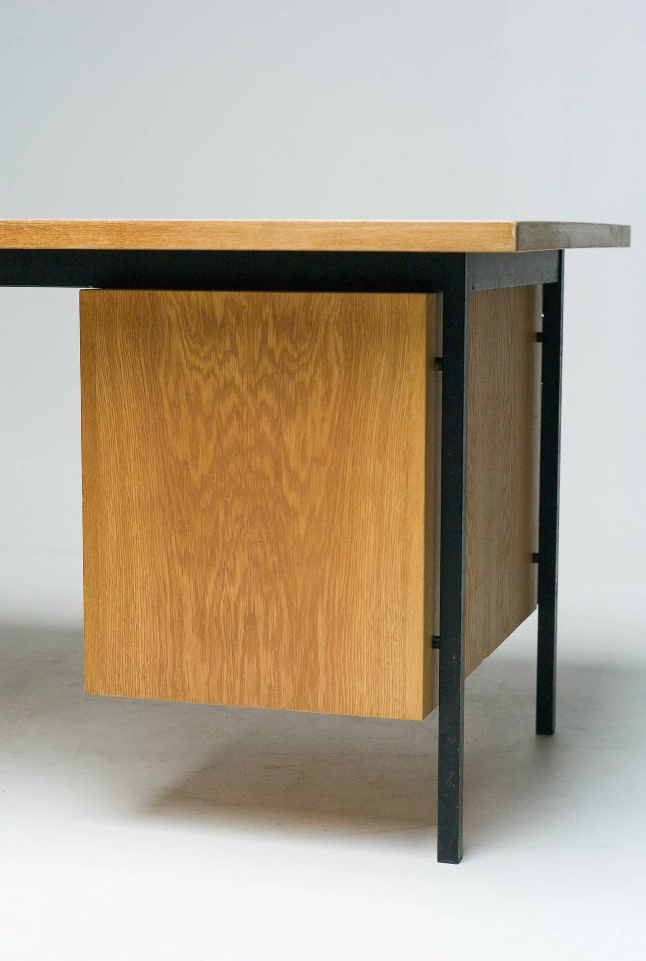 1950s Florence Knoll Desk in Ash and Black Steel 2