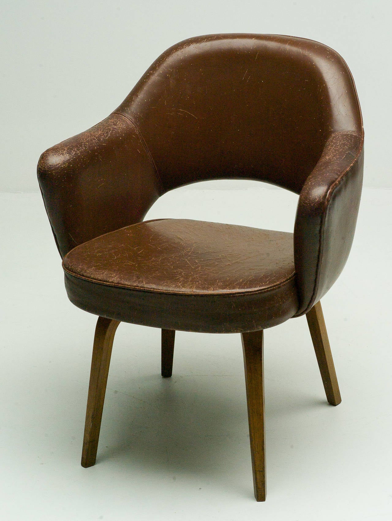 Mid-Century Modern Executive Armchair in Leather by Eero Saarinen for Knoll International