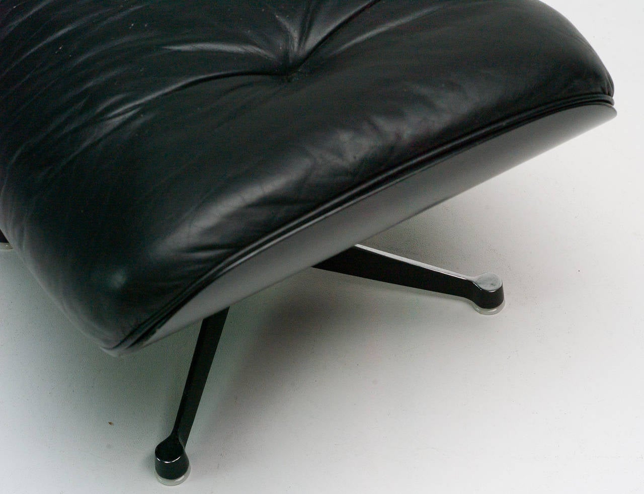 671 Ottoman by Charles Eames for Herman Miller and Vitra In Excellent Condition In Dronten, NL