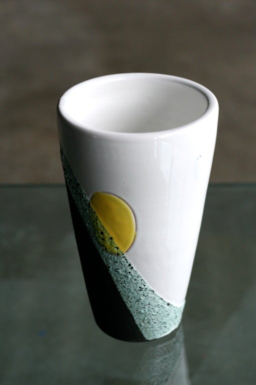 Italian Vase designed by Ettore Sottsass for 'De Bijenkorf', Amsterdam