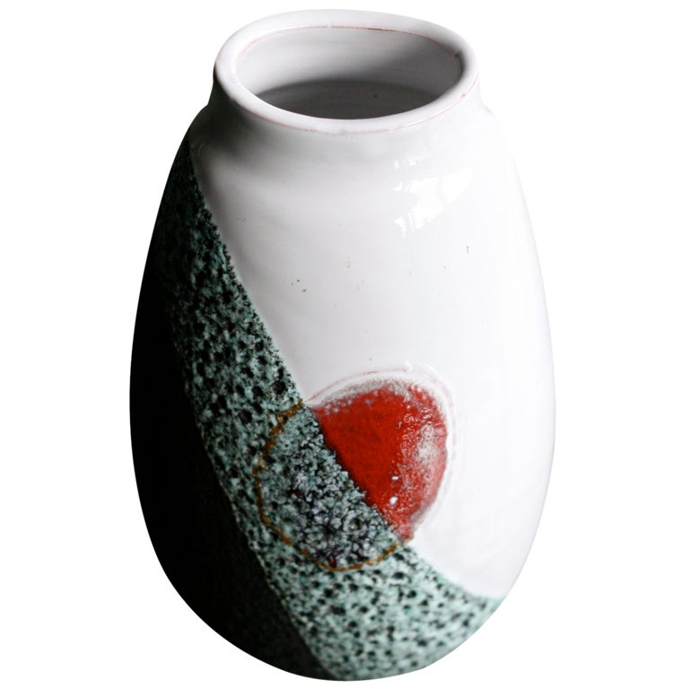 Vase designed by Ettore Sottsass for 'De Bijenkorf', Amsterdam
