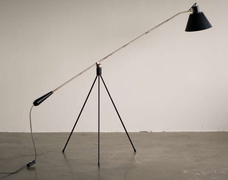 Mid-20th Century Magneto Tripod Floor Lamp Designed By H. Fillekes For Artiforte.