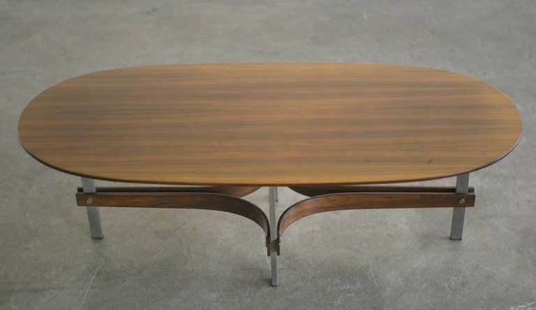 Mid-Century Modern Coffee table in rosewood