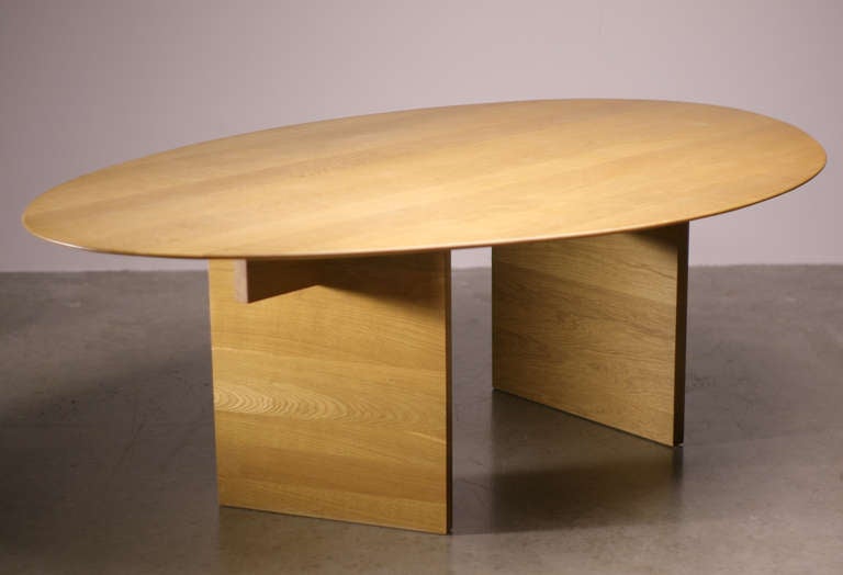 Free form dining table in solid oak.<br />
Could also be used as boardroom table or -desk.<br />
Bruut design, Amsterdam, The Netherlands.<br />
Designer Ruud van Oosterhout.<br />
We offer museum quality crating and affordable worldwide shipping.