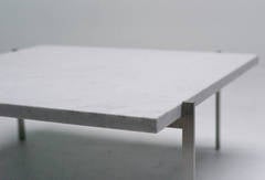 PK 61 Table by Poul Kjaerholm in flintrolled marble