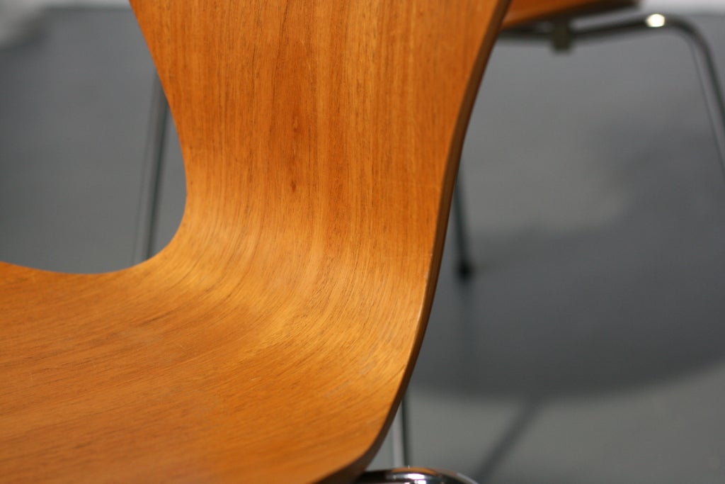 Danish Arne Jacobsen 3107 chairs, series 7, in teak