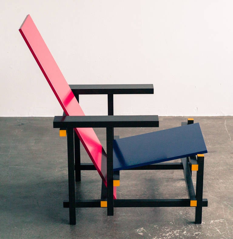 Red Blue Chair by Gerrit Rietveld 3