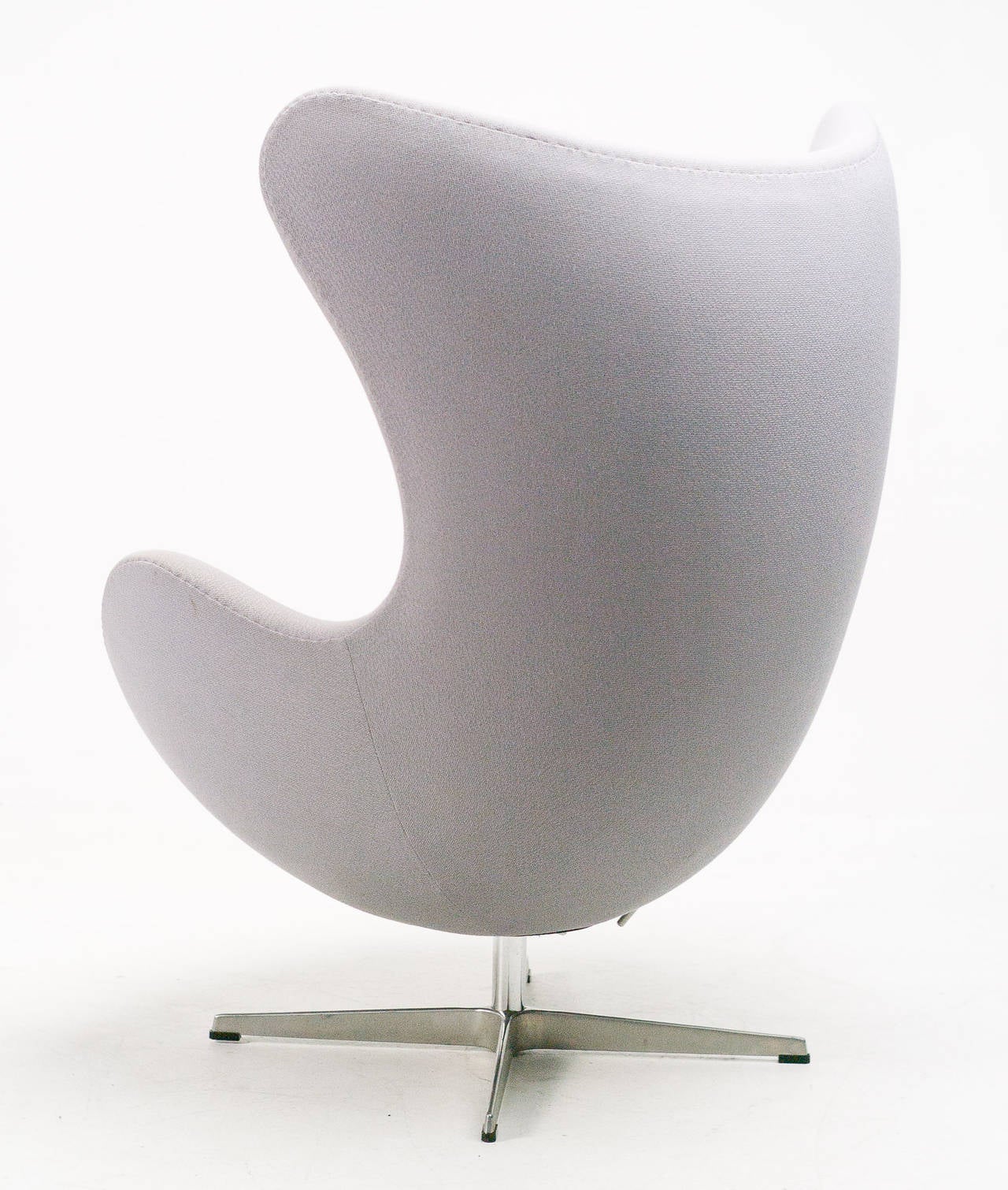 Scandinavian Modern Arne Jacobsen for Fritz Hansen Egg Chair