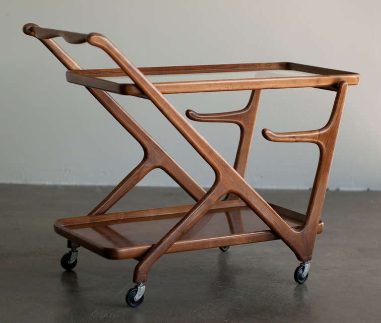 1950's tea trolley in walnut designed by Cesare Lacca for Cassina 3