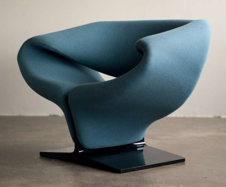 Dutch Ribbon Chair designed in 1966 by Pierre Paulin for Artifort