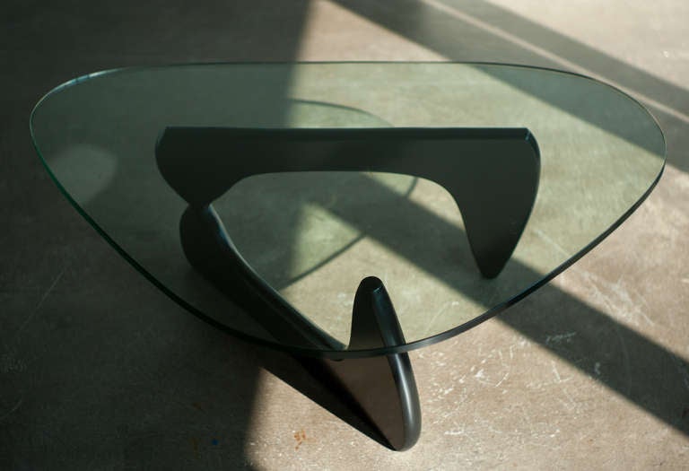 Mid-Century Modern IN-50 coffee table designed by Isamu Noguchi for Herman Miller