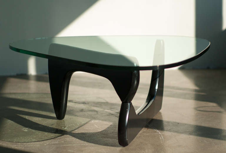 Mid-20th Century IN-50 coffee table designed by Isamu Noguchi for Herman Miller