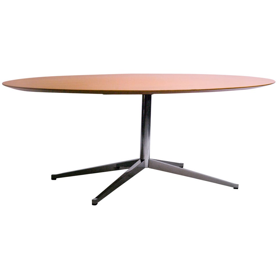 Florence Knoll Oval Table in Walnut