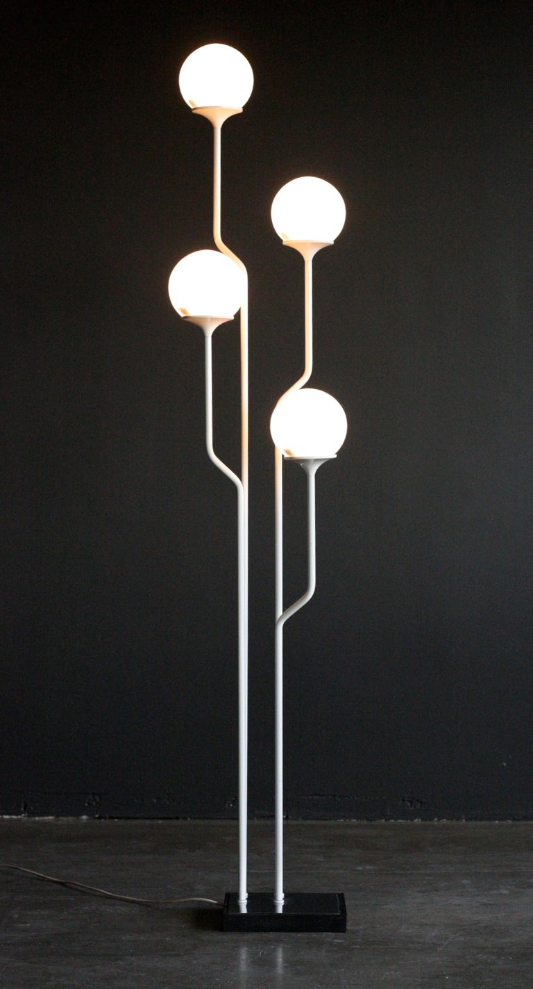Reggiani Floor Lamp in White In Excellent Condition In Dronten, NL