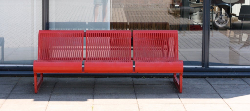 In 1977 this Lagos bench was designed for Murtala Muhammed Airport in Lagos Nigeria. Nel Verschuuren worked closely together on this design with Kho Liang Ie at their studio KLIASS.
The 4 seater is sold.
There are two 3 seaters available for this