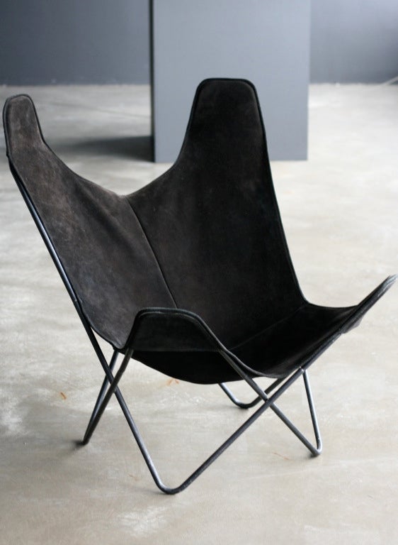Large Butterfly Chair with black suede sling.
Shipping this chair is easy because it is detachable.
Shipping costs are included in our price.