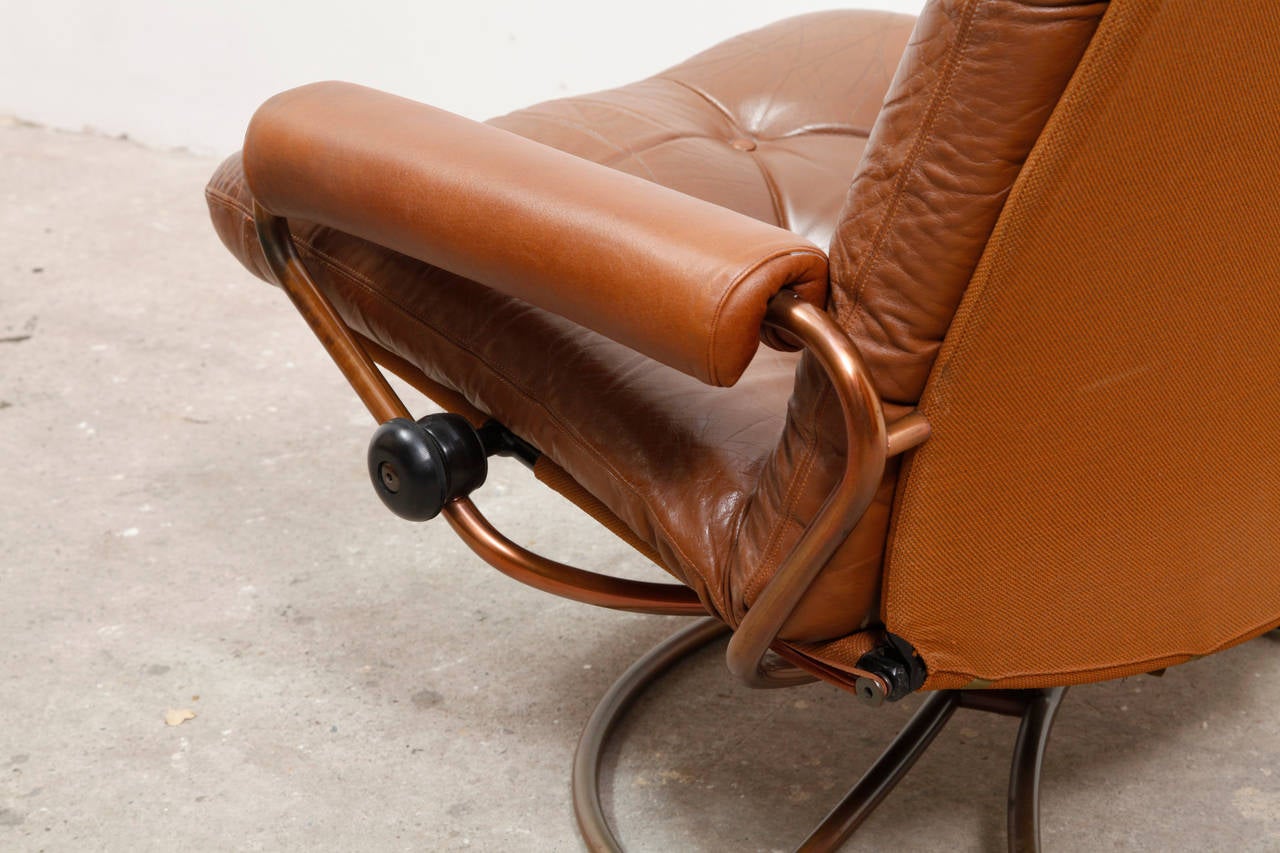 Bruno Mathsson Swivel Lounge Chair with Ottoman In Good Condition In Antwerp, BE
