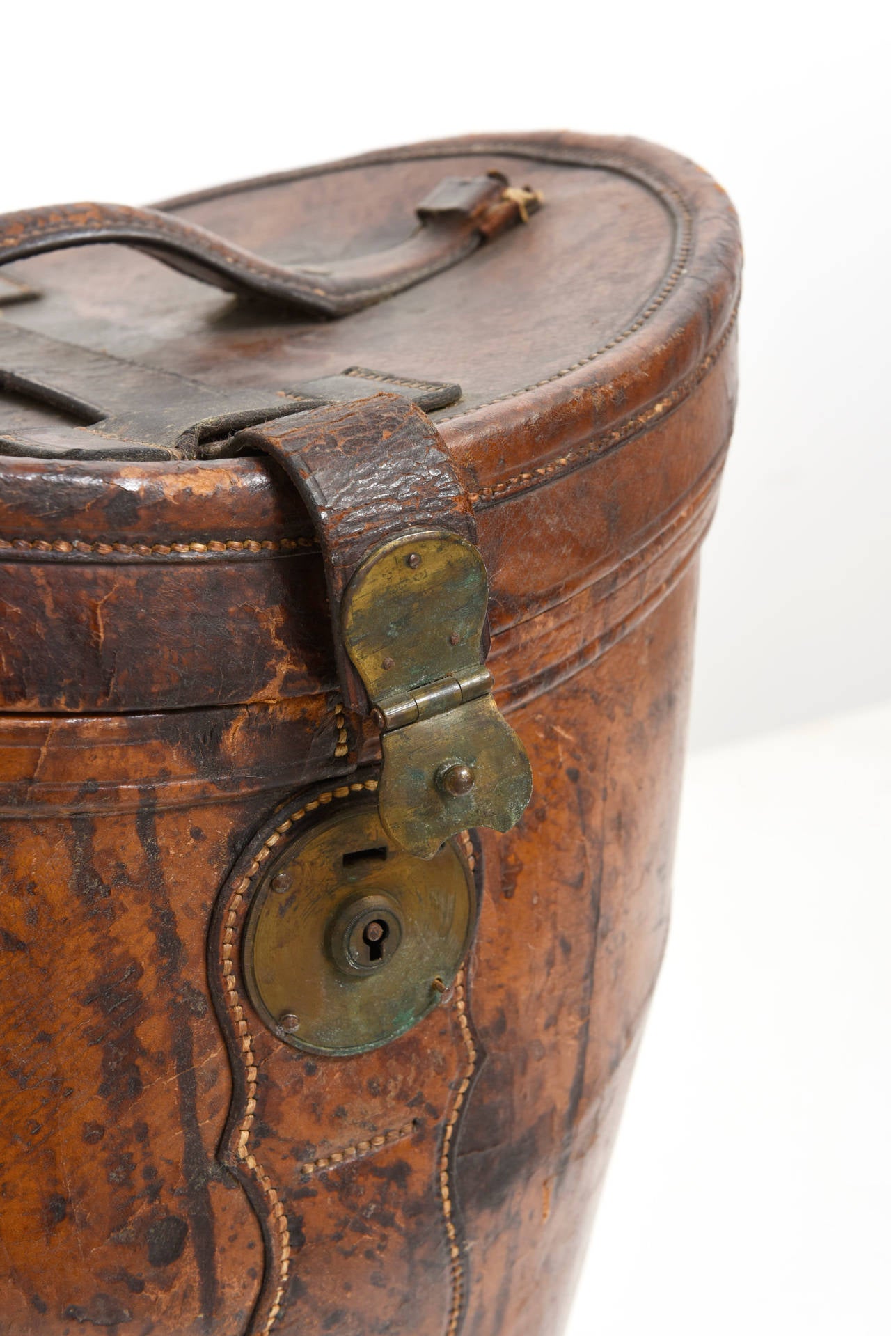 Victorian Leather Hat Box, 19th Century 2