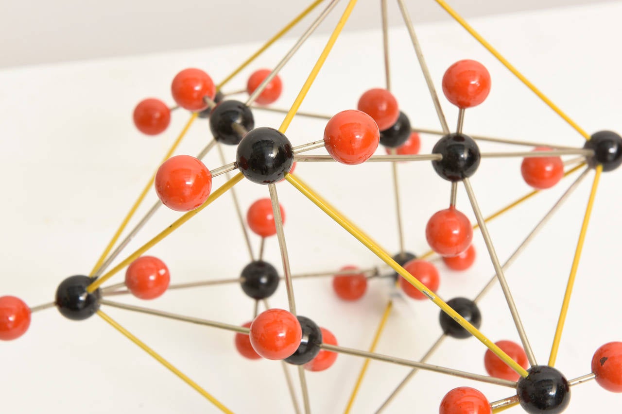 Dimensional Atomic Model 1950s