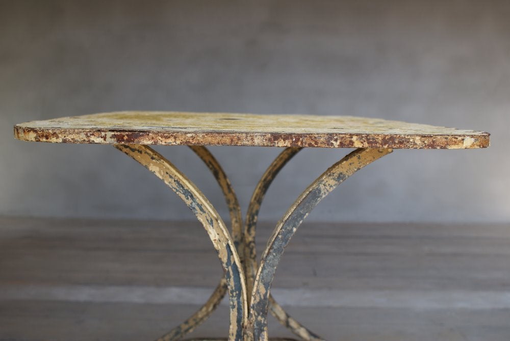 20th Century Elegant Iron Garden table