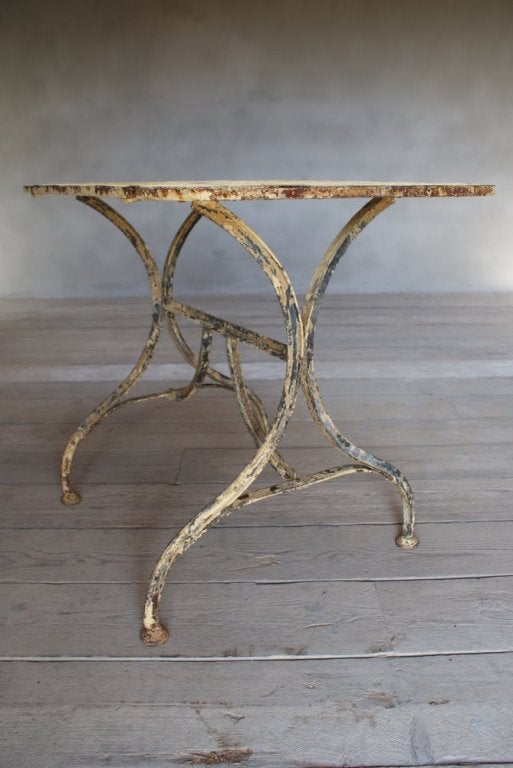 Elegant Iron Garden table 4