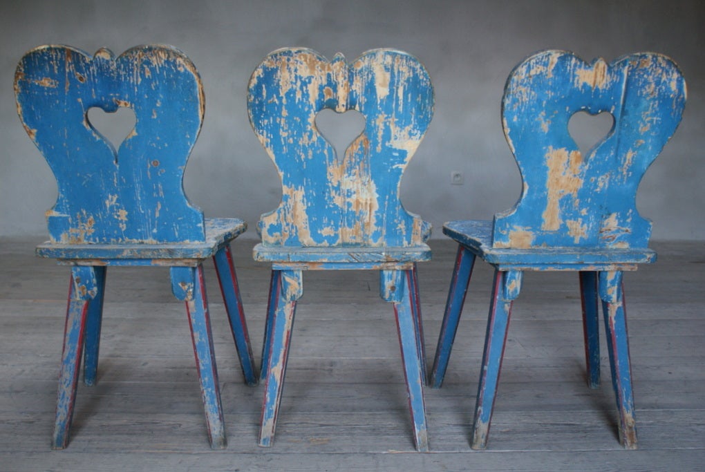 Triple Country Style Chairs With Carved Hearts 2