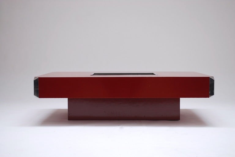 Mid-Century Modern 1970's Elegant Coffee Table By Willy Rizzo