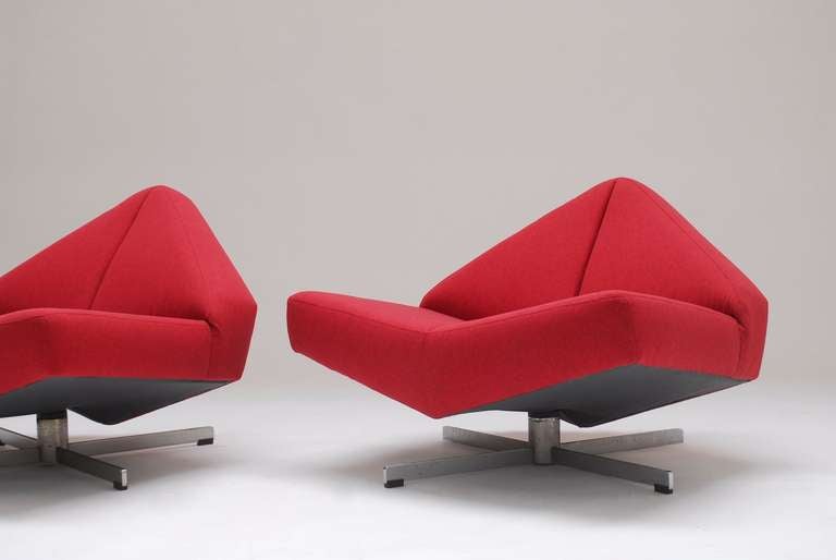 Pair of 1960 Architectural Swivel Base Chairs In Excellent Condition In Antwerp, BE