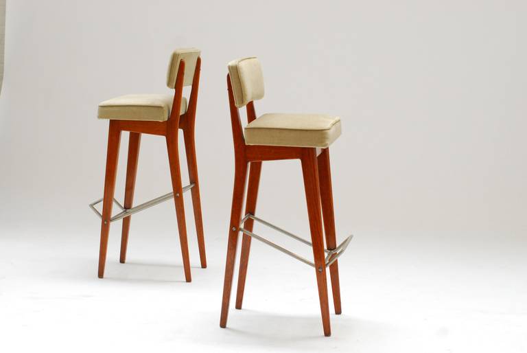 Mid-20th Century Pair of Rare 1960s Walnut Bar Stools by Fred Sandra for De Coene
