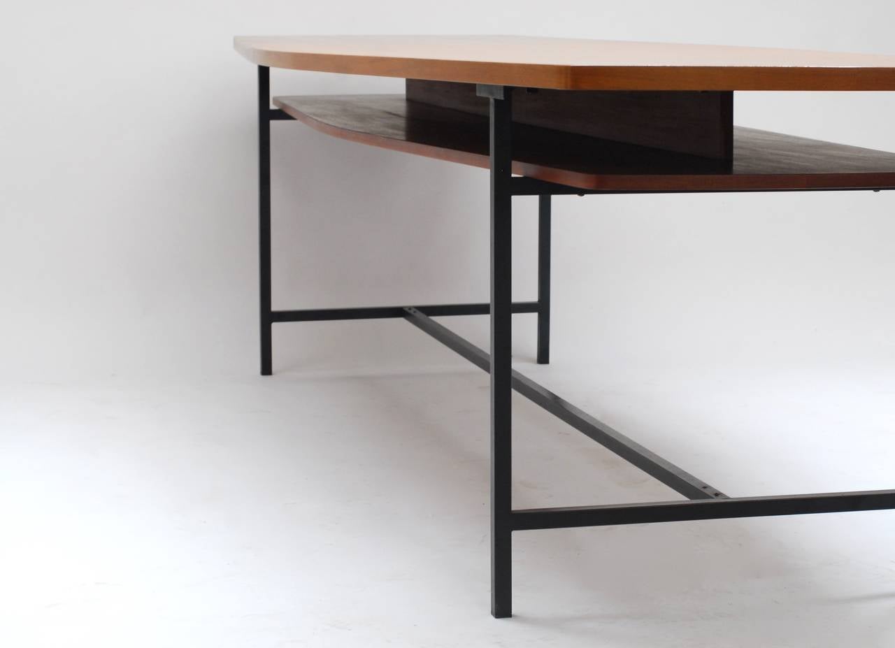 Stéphane Jasinski 1956 large teak boat shaped table In Excellent Condition In Antwerp, BE